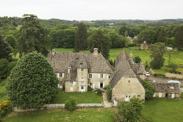 Castel franțuzesc de 1,7 mil. de €, scos la vânzare cu 11 €. Care sunt condițiile