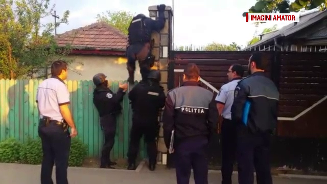 10 indivizi bănuiţi că furau marfa destinată supermarketurilor au fost reţinuţi