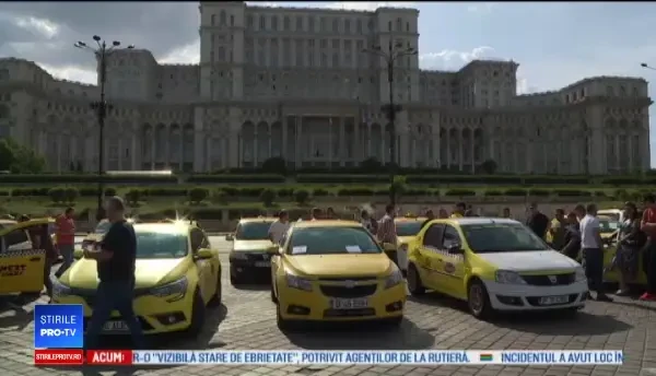 Taximetriștii au protestat joi în Capitală față de interzicerea aplicațiilor de mobil