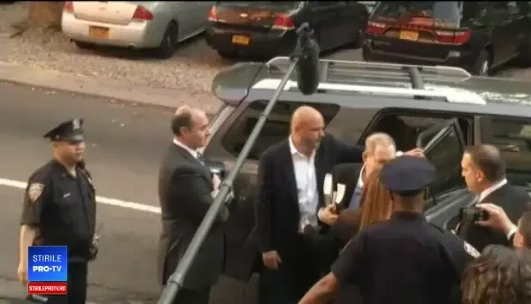 Harvey Weinstein, eliberat contra unei cauţiuni de 1 milion de $. Imagini cu mogulul predat poliției