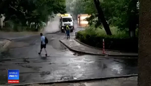 Asfaltare în stil românesc în Sectorul 6,