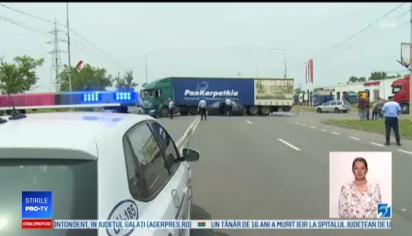 Dezastrul provocat de șoferul unui TIR care nu s-a asigurat la ieșirea dintr-o benzinărie