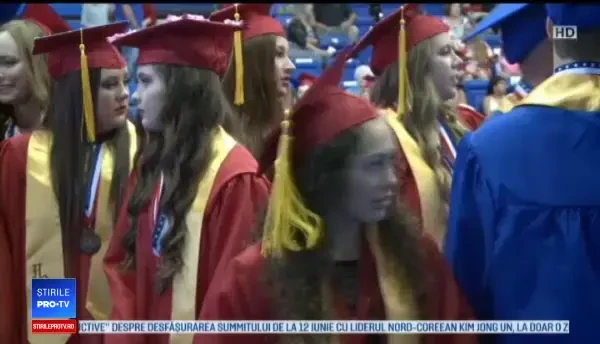 Un veteran de război a primit diplomă de absolvire a liceului la 91 de ani