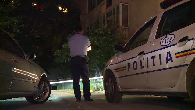 Scandal sângeros. Deranjat de gălăgia din fața bocului, un bărbat și-a înjunghiat vecinul