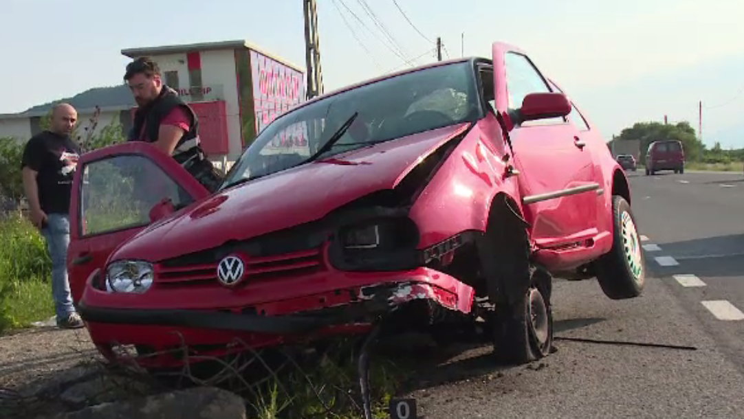 Un băiat de 8 ani a ajuns în comă la spital după ce tatăl său ar fi adormit la volan