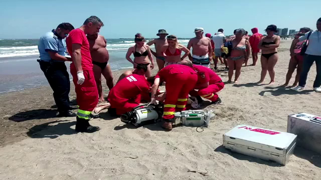 Nouă persoane s-au înecat pe litoral de la începutul sezonului estival. Peste 20 au fost salvate din apă