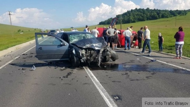 Accident grav pe DN1, soldat cu 2 morți și 3 răniți