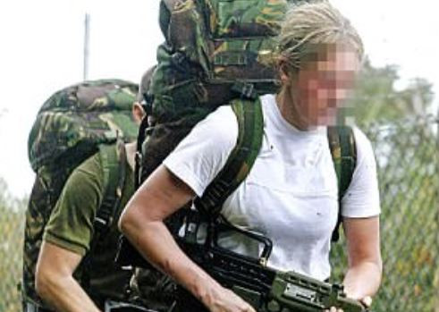 Prima femeie care a intrat în infanteria britanică a renunțat după 2 săptămâni