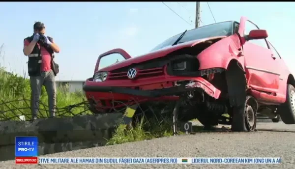 Un băiat de 8 ani a ajuns în comă la spital după ce tatăl său ar fi adormit la volan