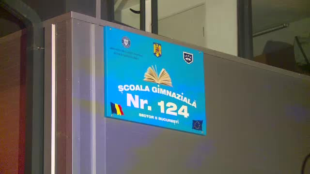 Școala 124, distrusă într-un incendiu, nu avea autorizație ISU. 750 de elevi învățau aici