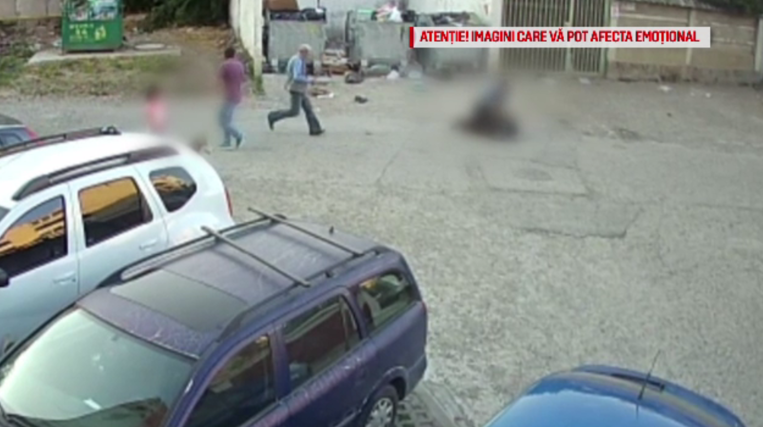 Om al străzii, bătut cu sălbăticie de doi bărbați pe străzile din Bacău. VIDEO