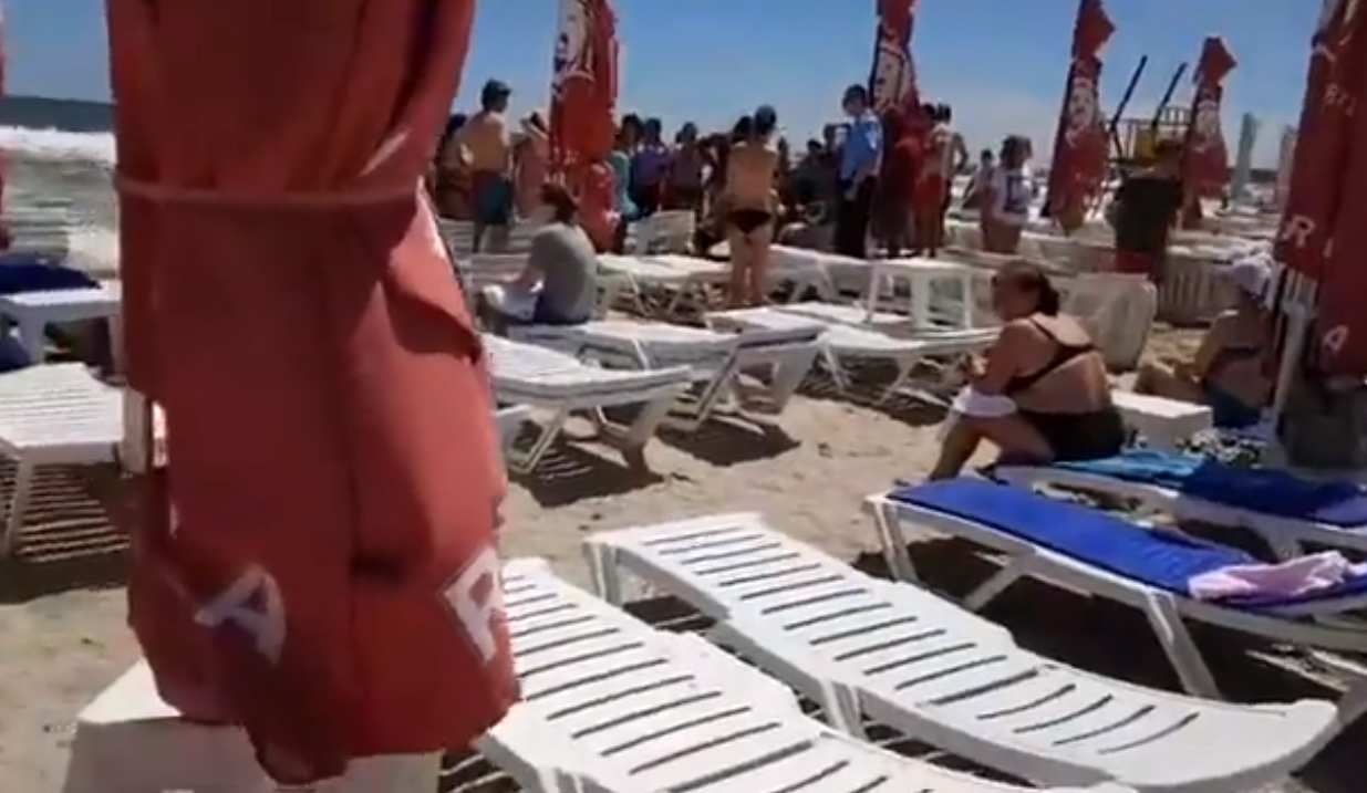 Un bucureștean a murit înecat în Eforie Nord. Steagul roșu, arborat în toate stațiunile