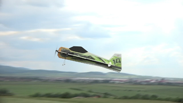 Spectacol la Sebeș cu aeromodele. Aparatele pot ajunge să coste mii de euro