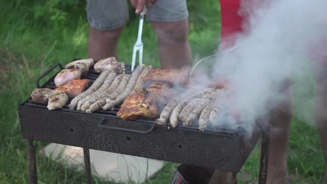 Maraton de grătare, de Rusalii. "Nu am mai făcut de ieri seară"