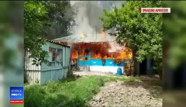 Bătrână de 86 de ani moartă după ce casa i-a fost mistuită de flăcări