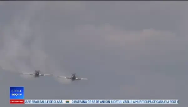 Show aviatic impresionant pe aerodromul Ghimbav din Brașov. Acrobaţiile piloţilor au ţinut publicul cu sufletul la gură