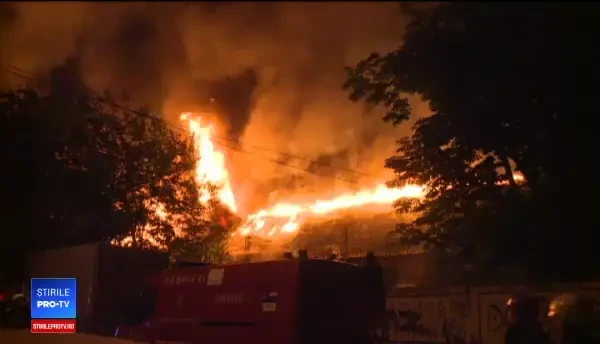 Școala 124, distrusă într-un incendiu, nu avea autorizație ISU. 750 de elevi învățau aici