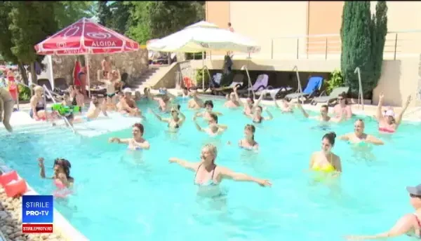 Aqua-zumba, activitatea preferată a turiștilor de la Băile Felix