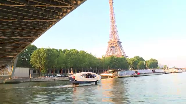 Un serviciu de taximetrie acvatică ar putea fi introdus la Paris, anul viitor