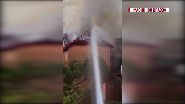 Incendiu puternic într-un cartier de vile din Brașov