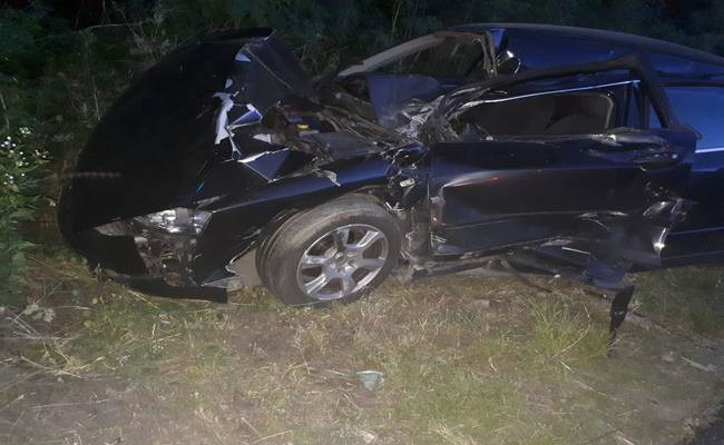 Maşină lovită de tren, în Dâmboviţa. Ce au păţit şoferul şi pasagerul