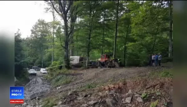 Ce s-a descoperit la locul exploziei din judeţul Bacău. Un om a murit, 2 sunt în stare gravă