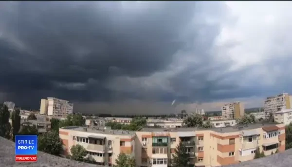 Fenomen greu de explicat în Craiova. A fost la un pas să se transforme în tornadă