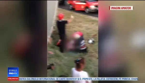 Șoferiță rănită după ce mașina s-a blocat pe șine și a fost lovită de tren. Ce a făcut soțul ei