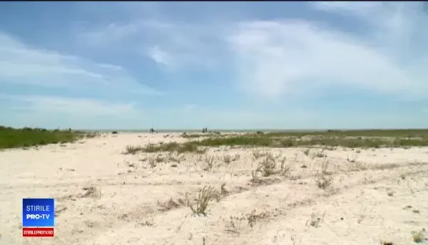 Clădiri construite haotic pe unele dintre cele mai frumoase plaje din lume: Vadu și Corbu