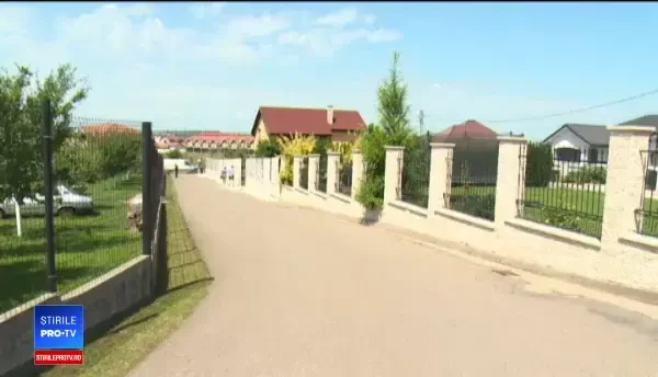 Soția și copilul unui cunoscut om de afaceri, tâlhăriți de un bărbat mascat