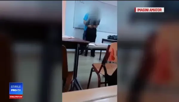 Declarații halucinante făcute de profesorul care a sărutat o elevă. ”Am vrut să-i ridic moralul”