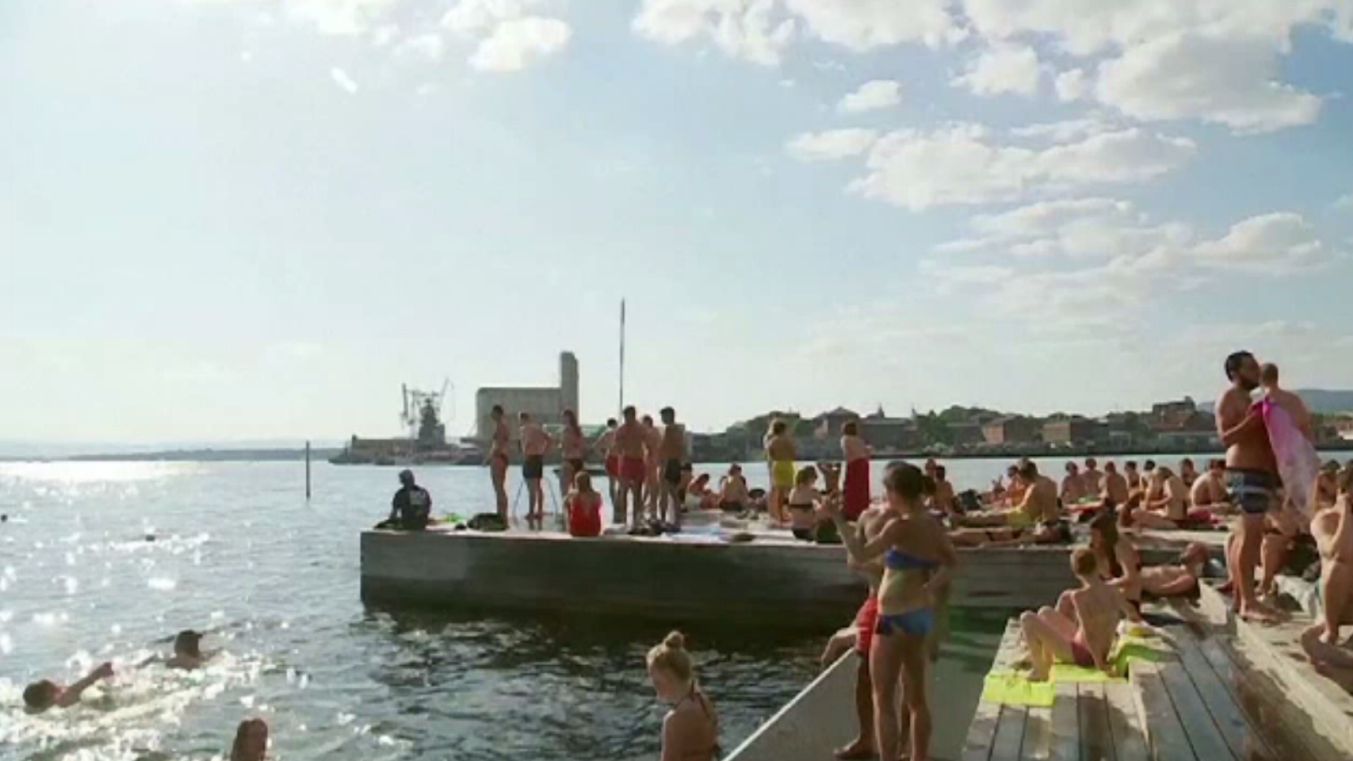 Temperaturi caniculare record înregistrate în Norvegia. Oamenii au ieșit la plajă