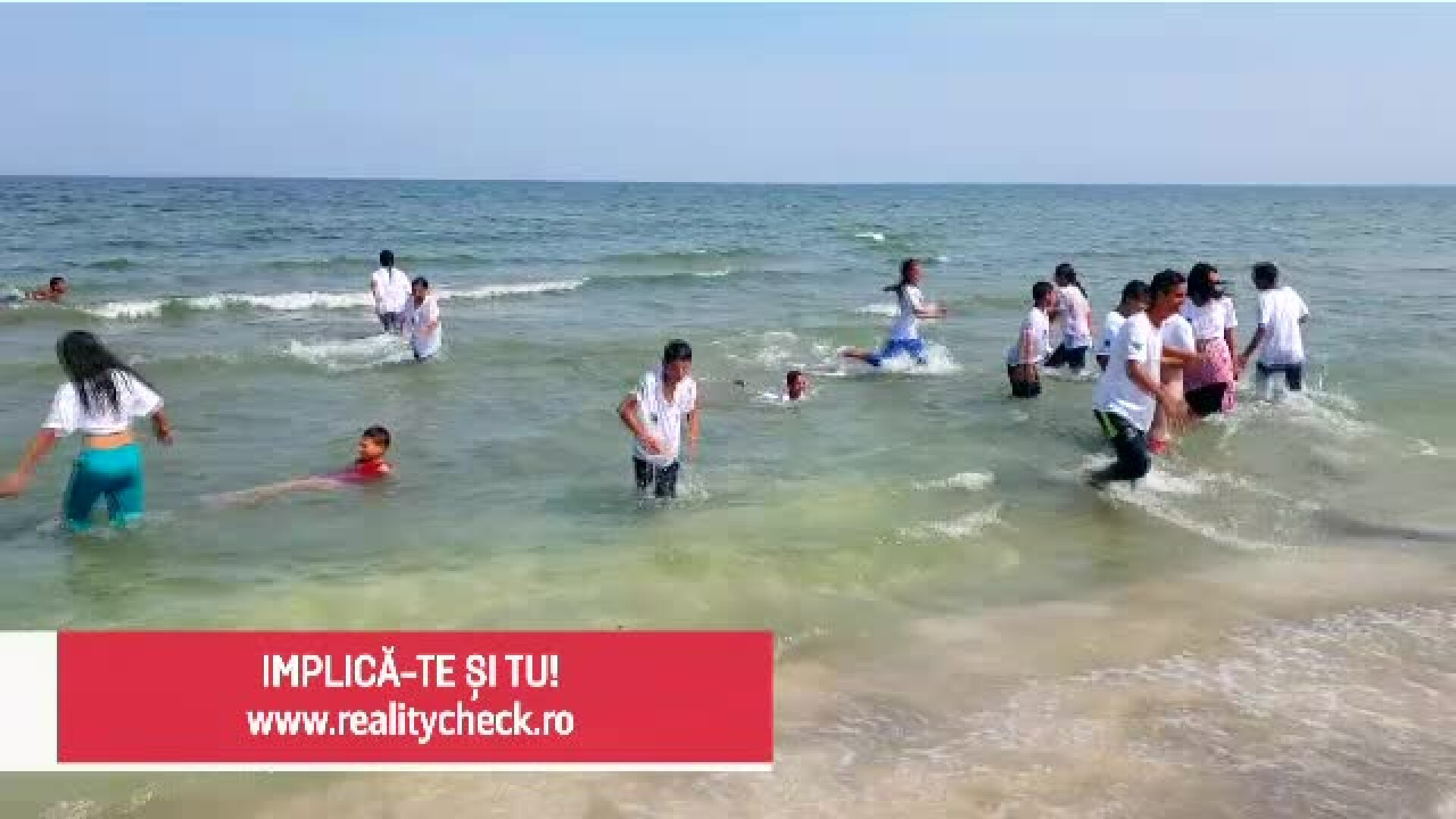 (P) Kaufland România aduce copiii săraci pentru prima dată la mare