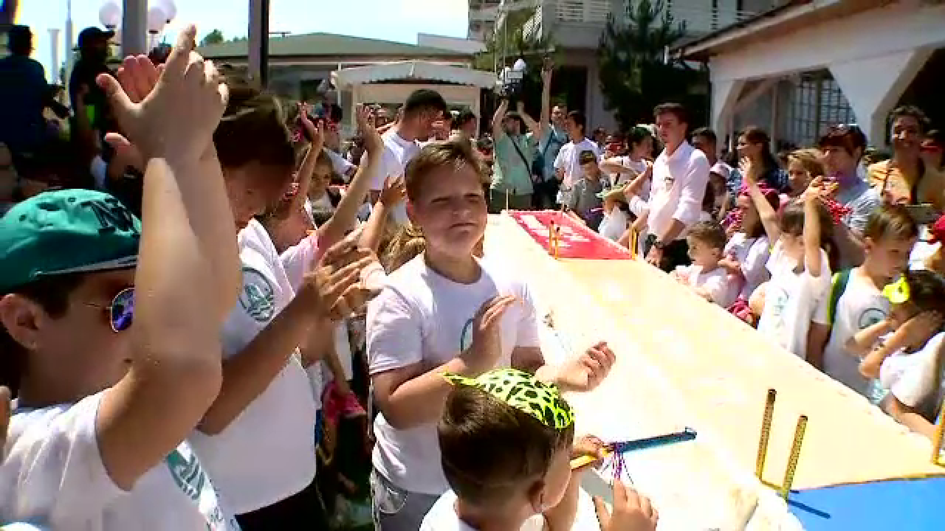 Mii de copii din centrele de plasament au avut parte de un 1 iunie de neuitat