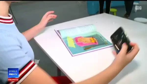 Booktuberi: la 12 ani, au zeci de mii de urmăritori și milioane de vizualizări