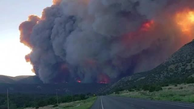 Incendii devastatoare în Statele Unite. O plajă celebră a fost distrusă