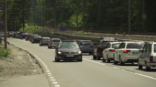 Românii care au vrut să se relaxeze în ultima zi de vacanță "s-au lovit" de aglomerația de pe DN 1