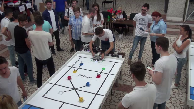 "Duelul" roboților, la Galați. Elevii și-au prezentat cele mai interesante invenții