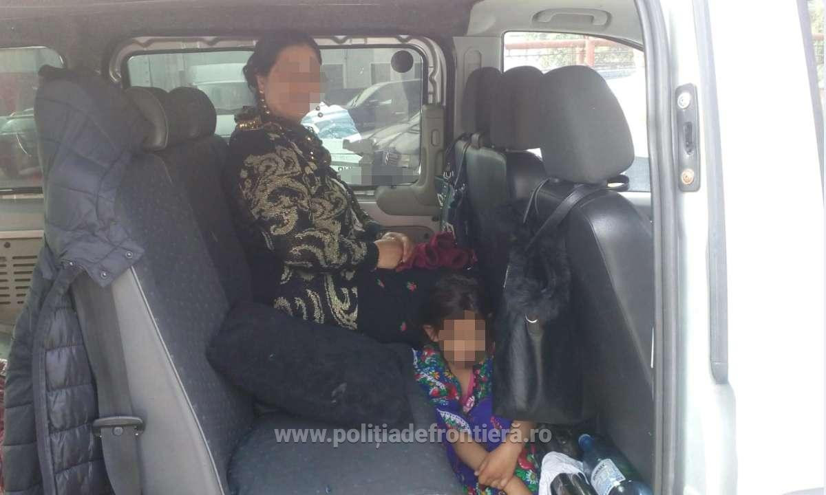 Minoră ascunsă sub fusta mamei, depistată la frontiera româno-ungară