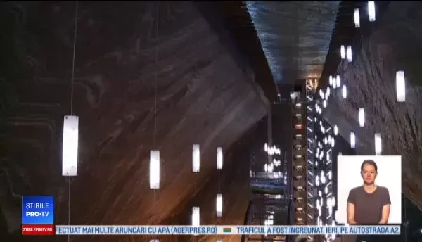 Turiștii străini au luat cu asalt Salina Turda: