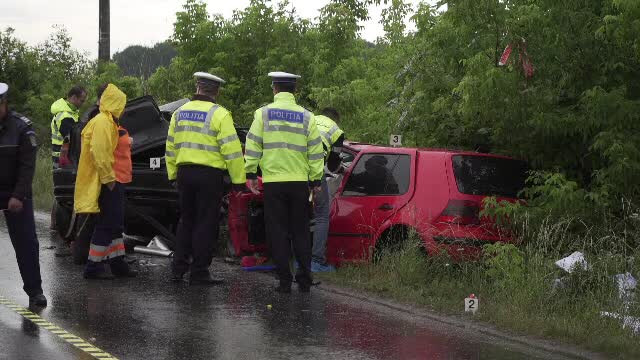 Accident cu 3 morți, produs pe ploaie. Nicio victimă nu a respectat o regulă elementară
