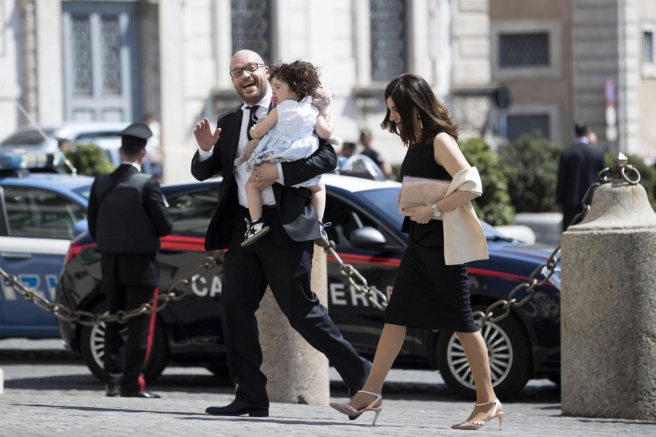 Noul ministru italian al familiei: "Homosexualii vor să ne domine şi să ne anihileze poporul"