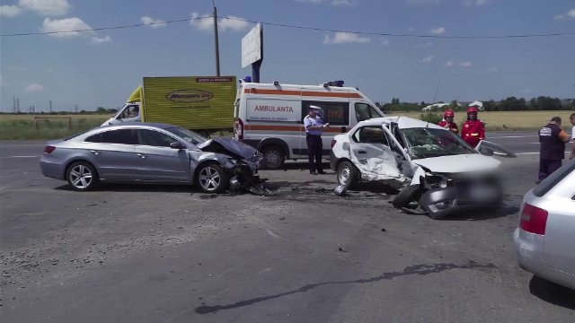 A făcut o manevră fără să se asigure și a provocat un accident grav pe DN1