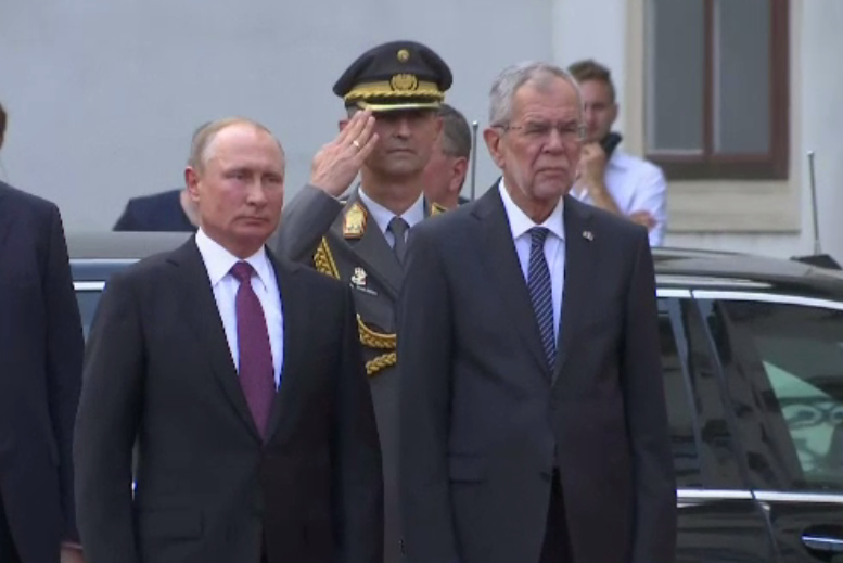 Vladimir Putin, primit cu onoruri militare la Viena. E prima vizită în Occident într-un an