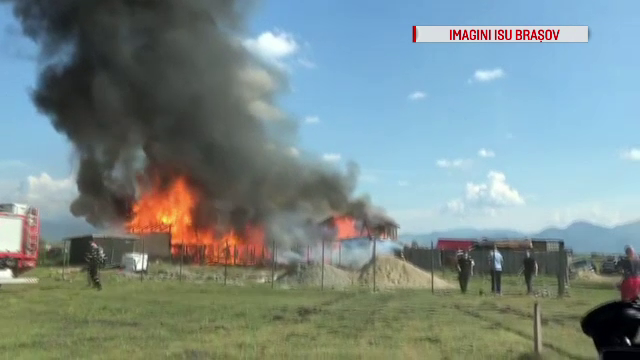 Incendiu devastator în Brașov, la un atelier de dezmembrări auto