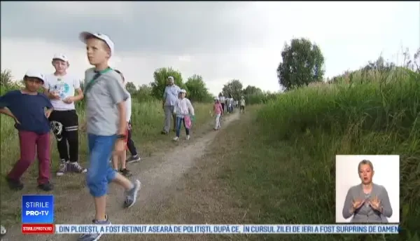 Cum au sărbătorit elevii Ziua Învăţătorului: