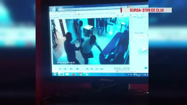 Tânăr bătut de 8 bărbaţi, într-un bar din Cluj. Au dat chiar şi cu sticlele în el