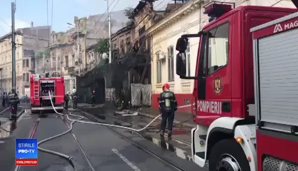 Incendiu în Capitală, la o clădire de pe Calea Moşilor. Ce s-a găsit înăuntru