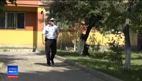 Pomii înfășurați cu sârmă, o practică întâlnită în mai multe județe. Polițiștii sancționează autorii