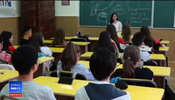 Tot mai mulți tineri români pleacă voluntari în țările defavorizate pentru proiecte umanitare